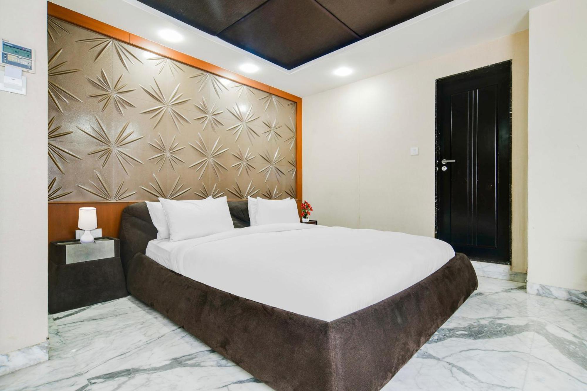 Palette Sapphire Star Chappan Market Hotel *