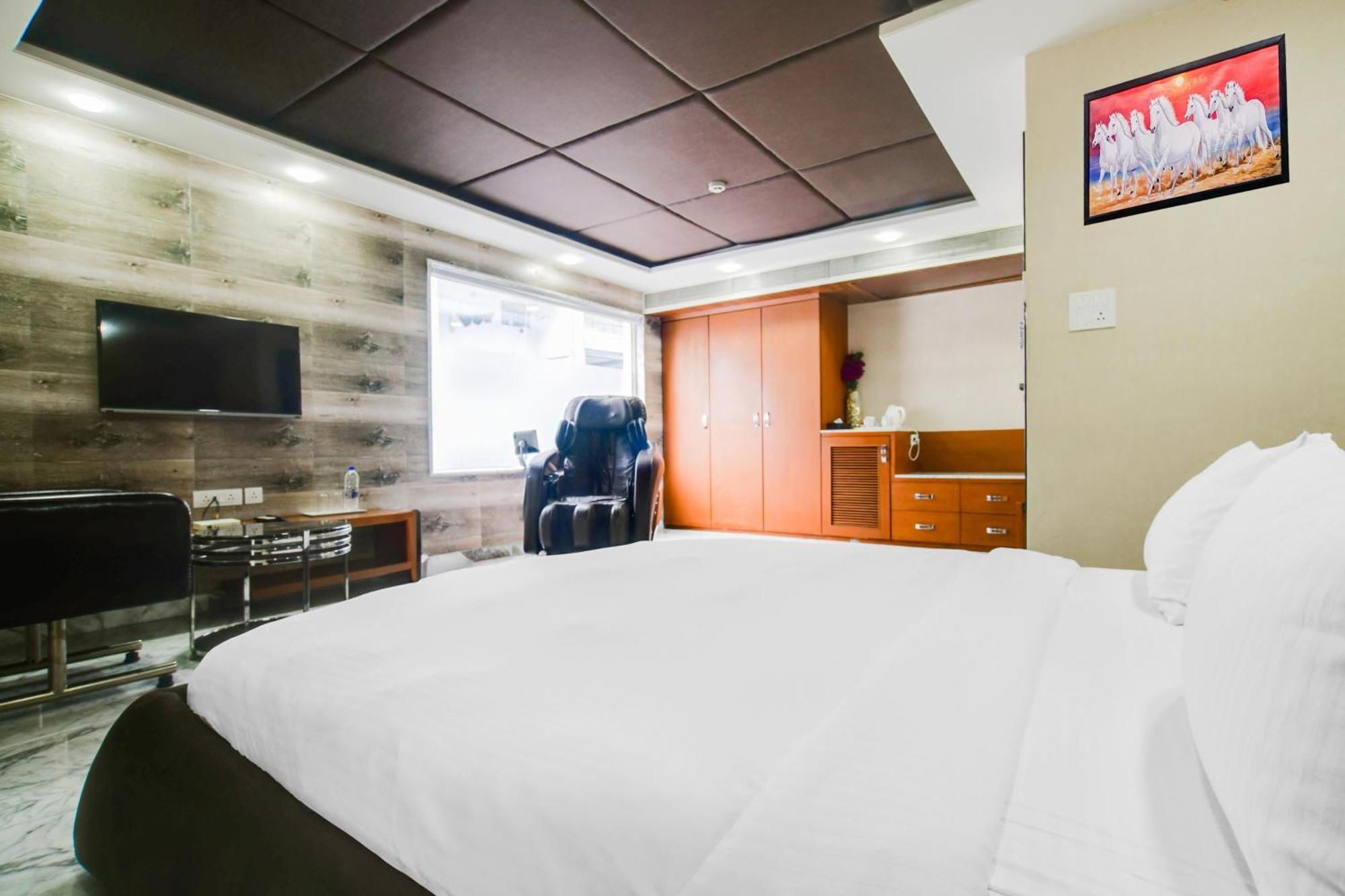 Hotel Palette Sapphire Star Chappan Market *