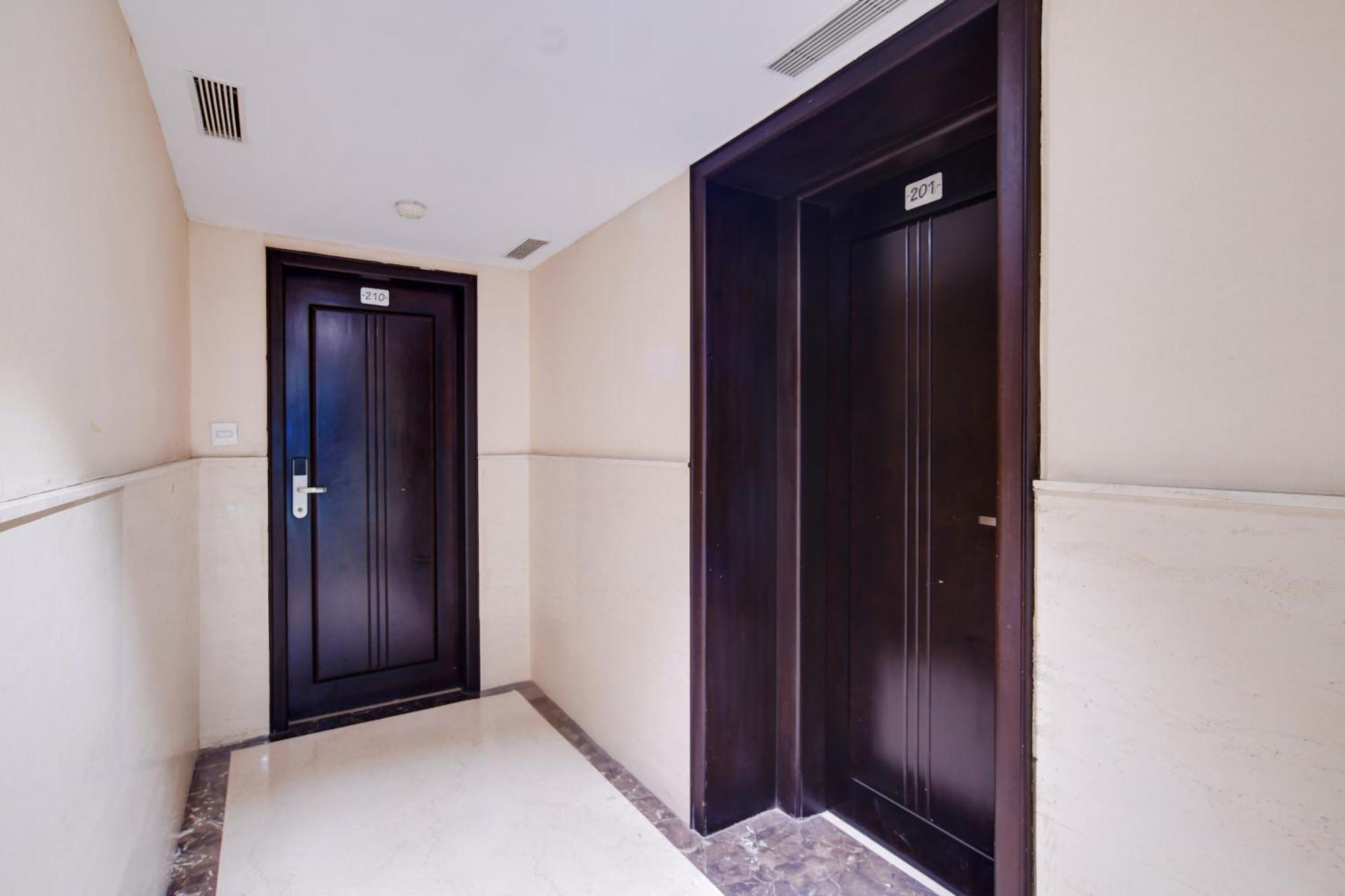 Hotel Palette Sapphire Star Chappan Market