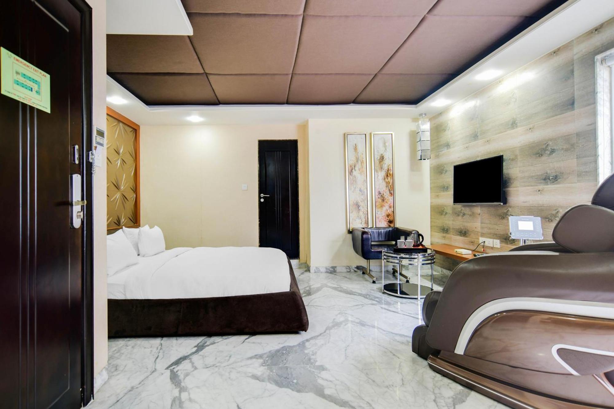 Palette Sapphire Star Chappan Market Hotel Indore