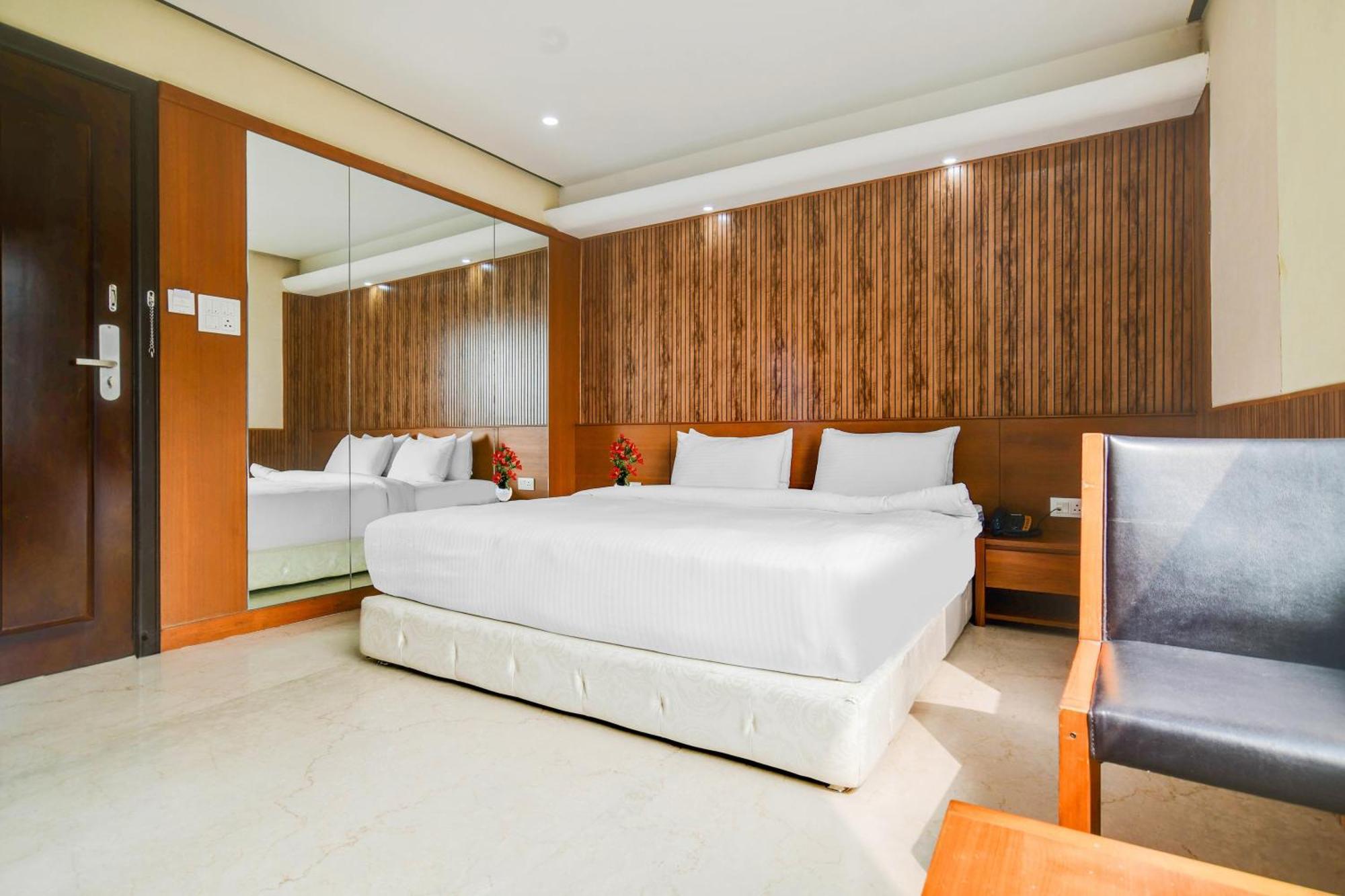 Hotel Palette Sapphire Star Chappan Market *